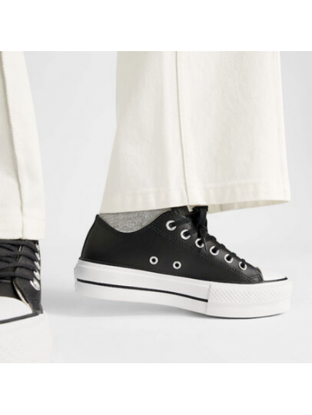 Converse bajas con plataforma negras de cuero