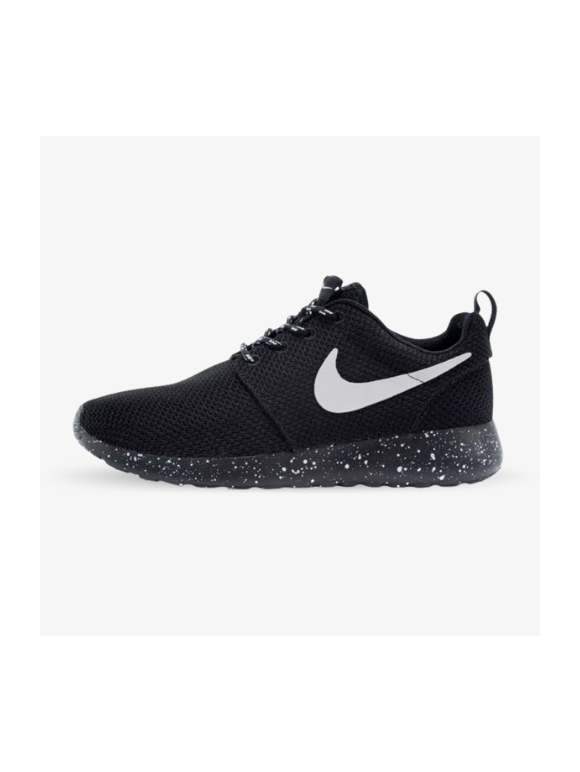 Nike Roshe Run negras suela punteada