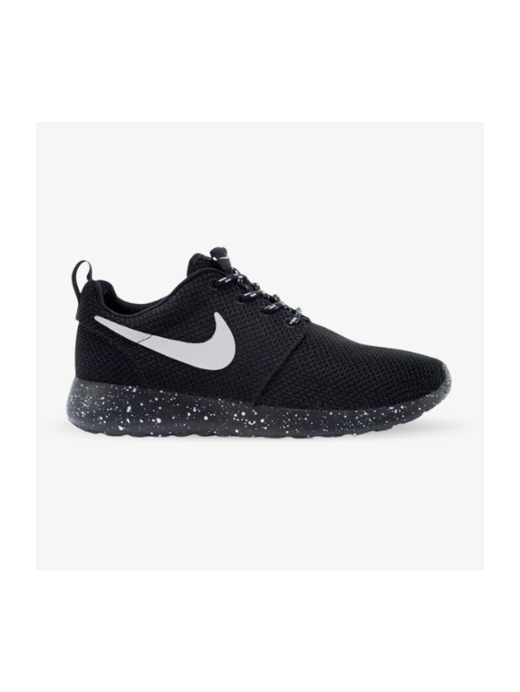 Roshe Run negras suela punteada